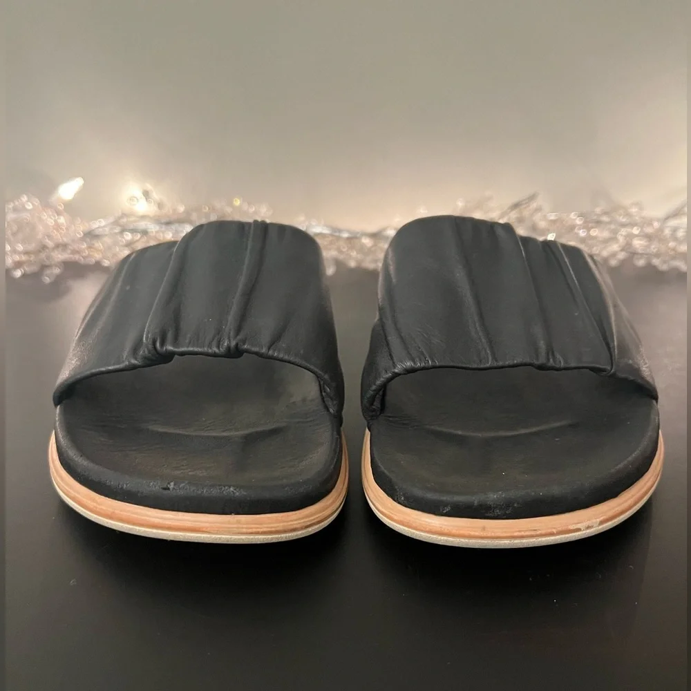 OluKai Pihapiha Black Leather Slides Size 7 - Picture 4 of 10